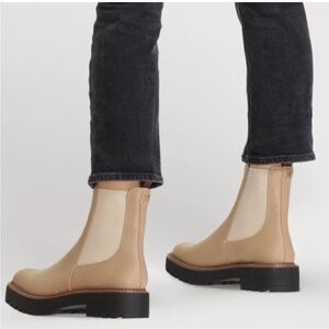 NWOB Sam Edelman Laguna Chelsea Boots